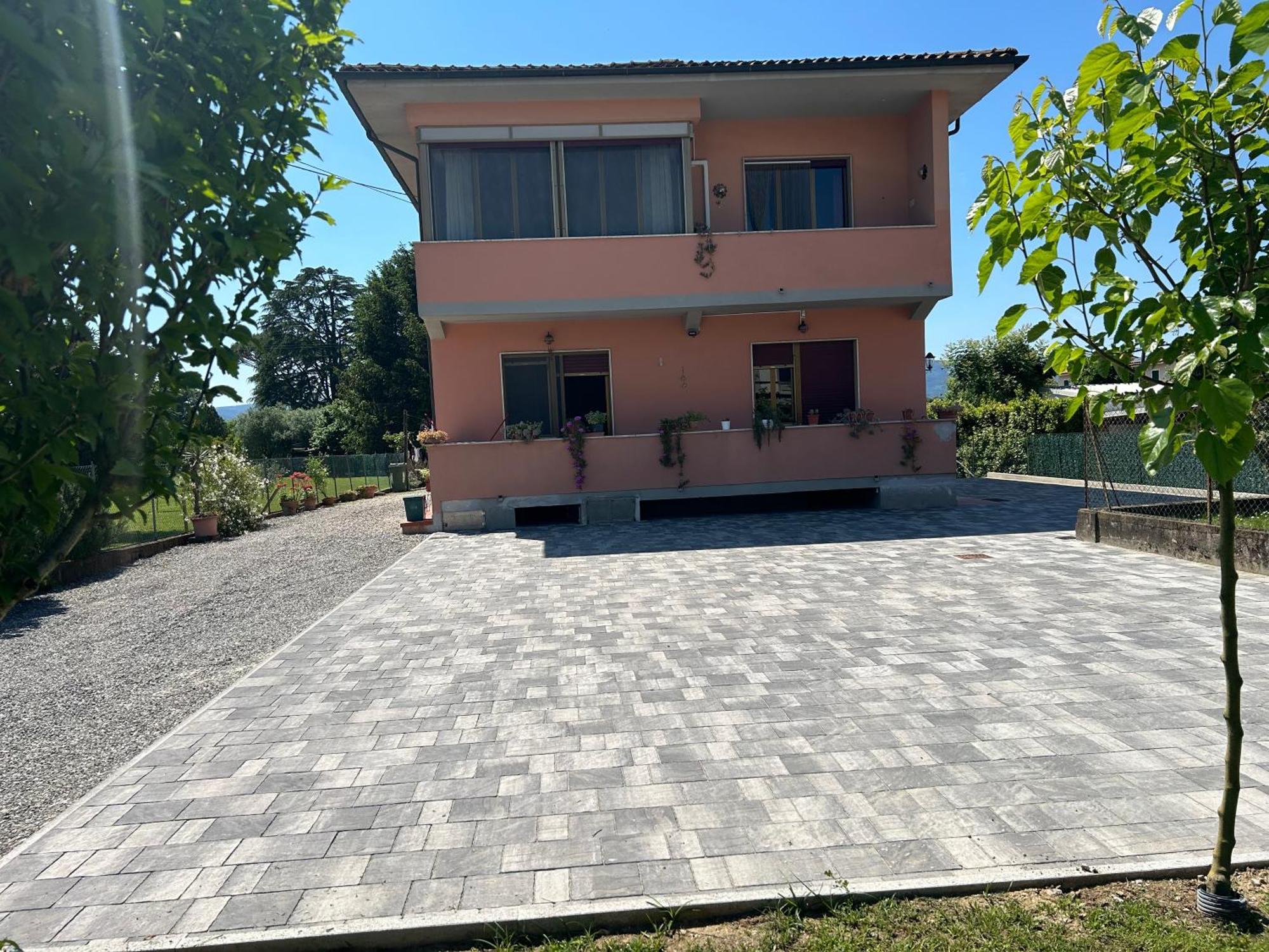Albi'S House,Terrazza ,Wi-Fi, Parcheggio, Ac Apartment Lucca Exterior photo